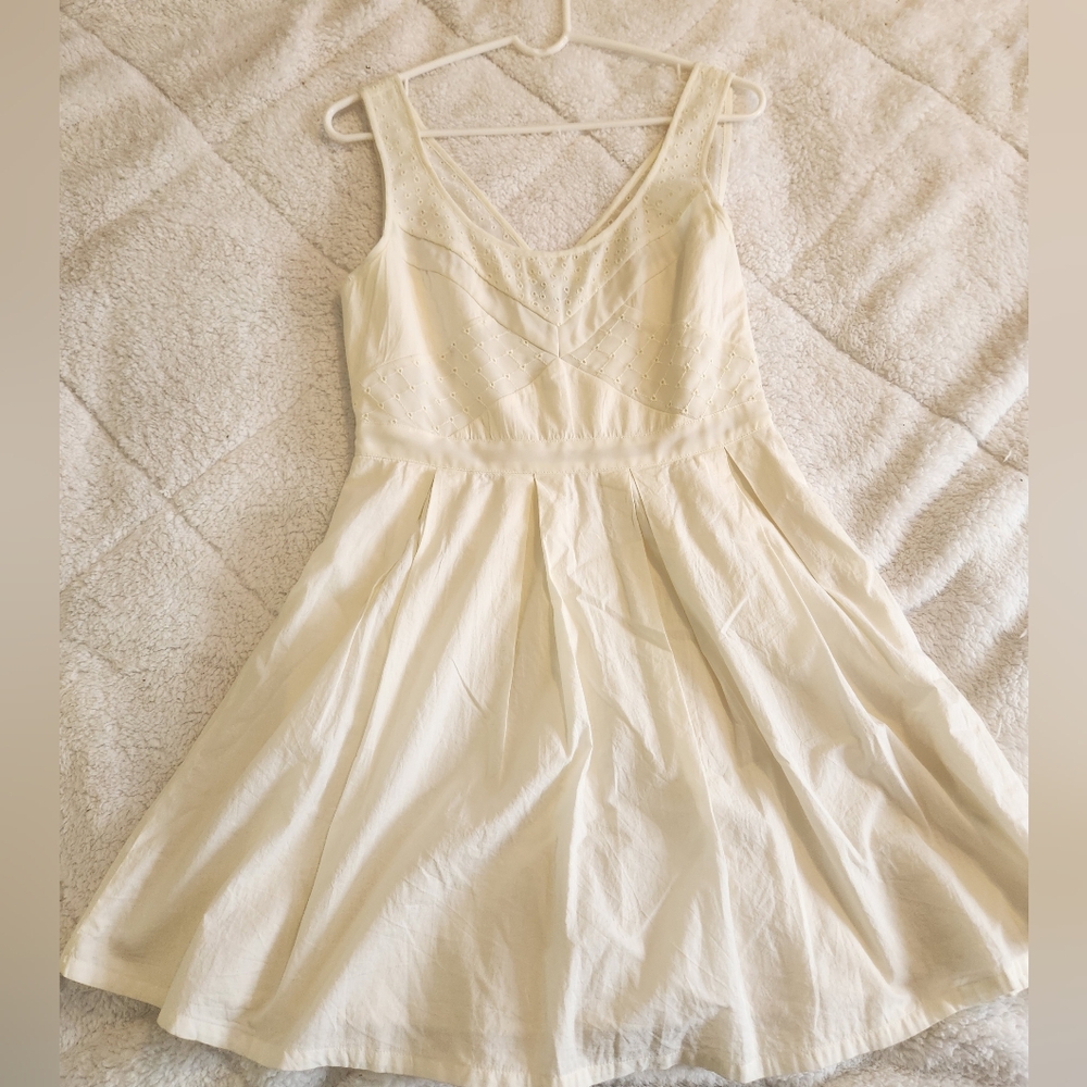 Ivory American Eagle Outfitters Sleeveless Eyelet fit flare Skater dress Size 8